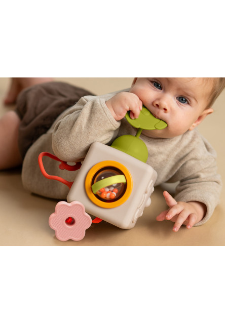 Kostka s aktivitami Peek & Play