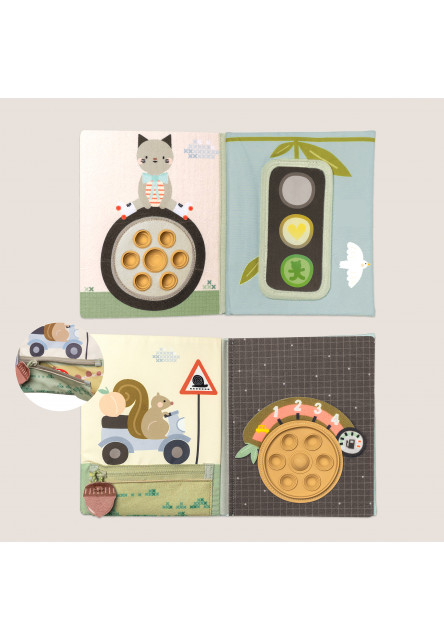 Knížka s aktivitami Tiny Traveler Busy Book