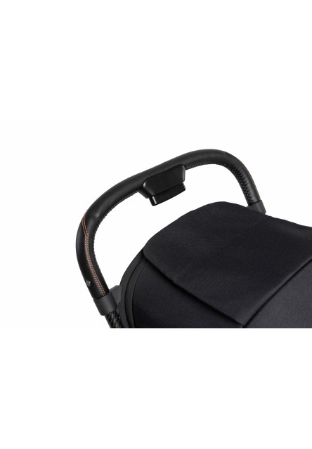 Oslo Carbon kočík Essential Black