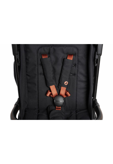Oslo Carbon kočík Essential Black